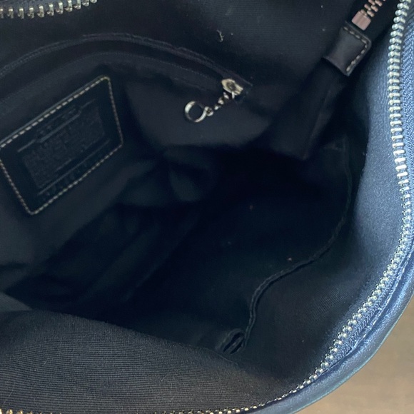 COACH Signature F065 Crossbody Purse - Picture 7 of 7